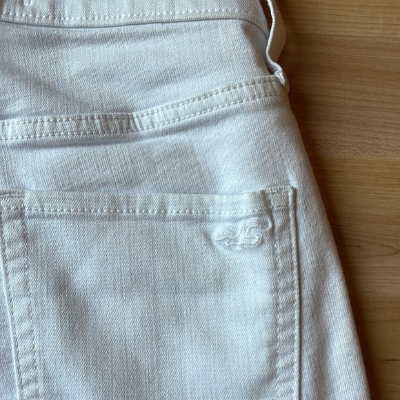 *Never Worn* white Hollister denim shorts - Picture 7 of 7